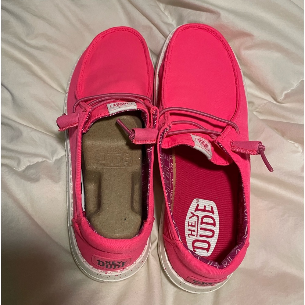 Wendy Hey Dudes. Neon Pink. Size 7. New in box